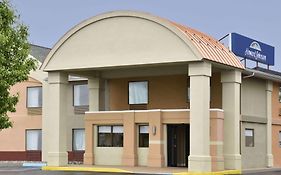 Howard Johnson By Wyndham Allentown/Dorney Hotel & Suites